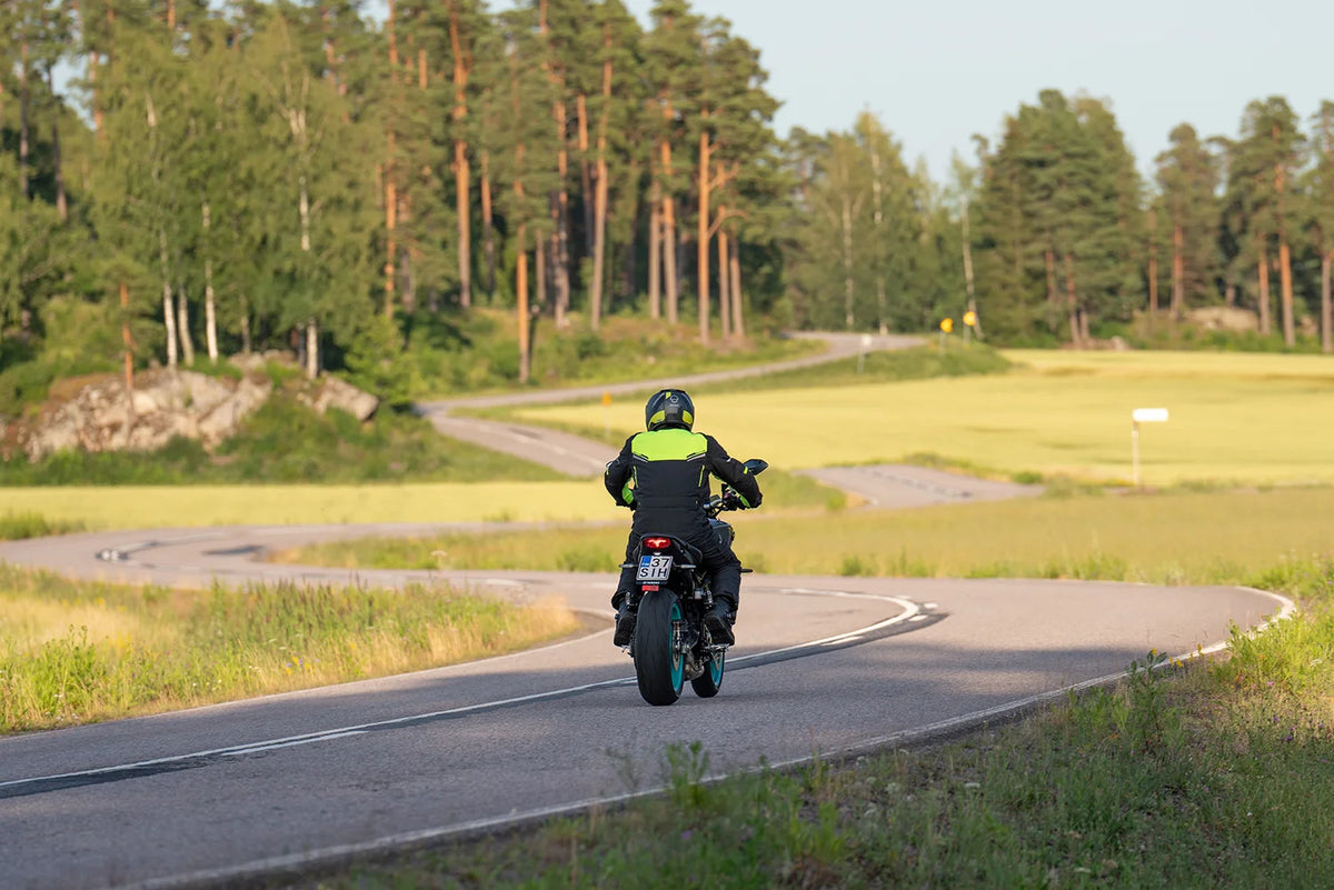 TEKSTILINĖ STRIUKĖ LINDSTRANDS LOMSEN JUODA/GELTONA