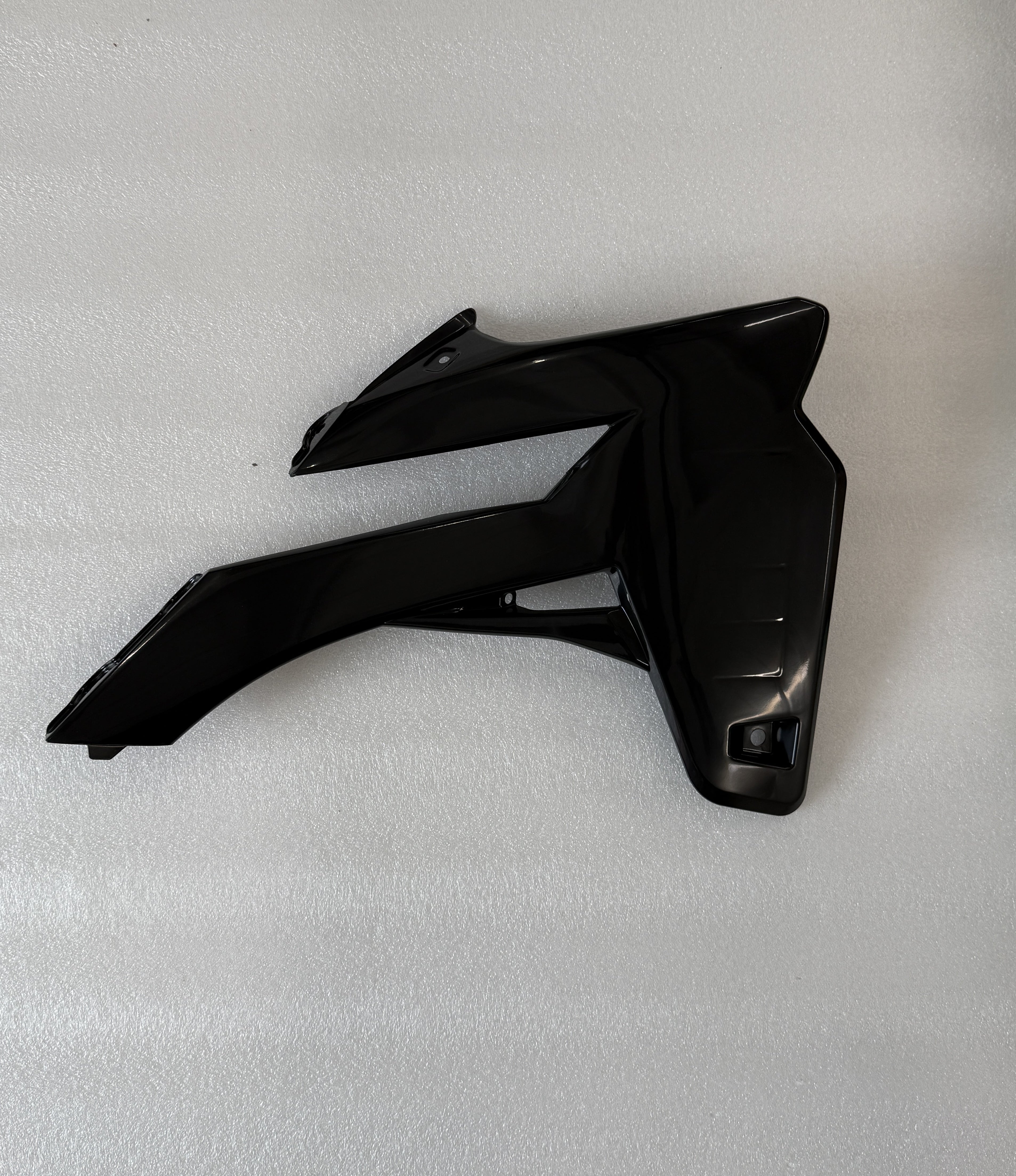SHERCO se/sm 50 radiatoriaus plastikas dešinys JUODAS