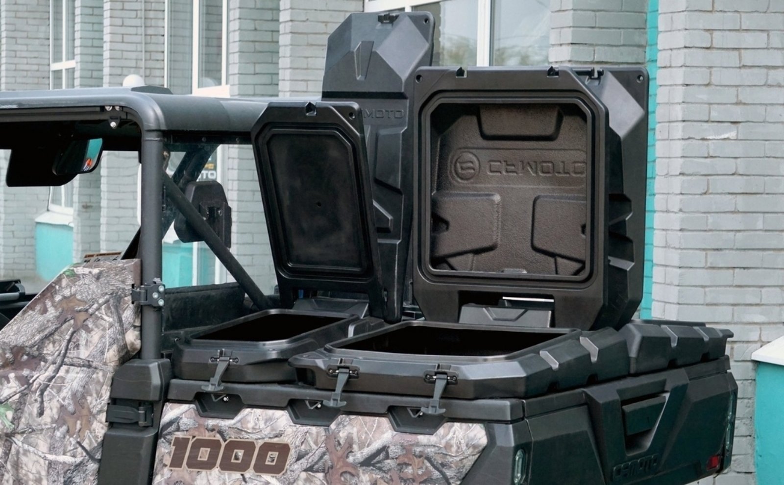 Daiktadėžė tesseract CFMOTO UFORCE 1000 galinė – nuotrauka 5