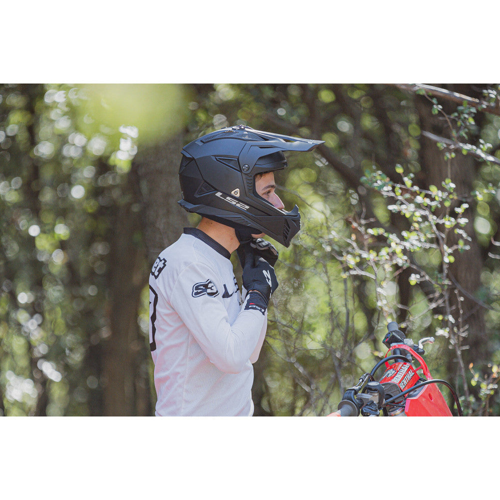 ŠALMAS LS2 MX708 FAST II SOLID MATINIS JUODAS