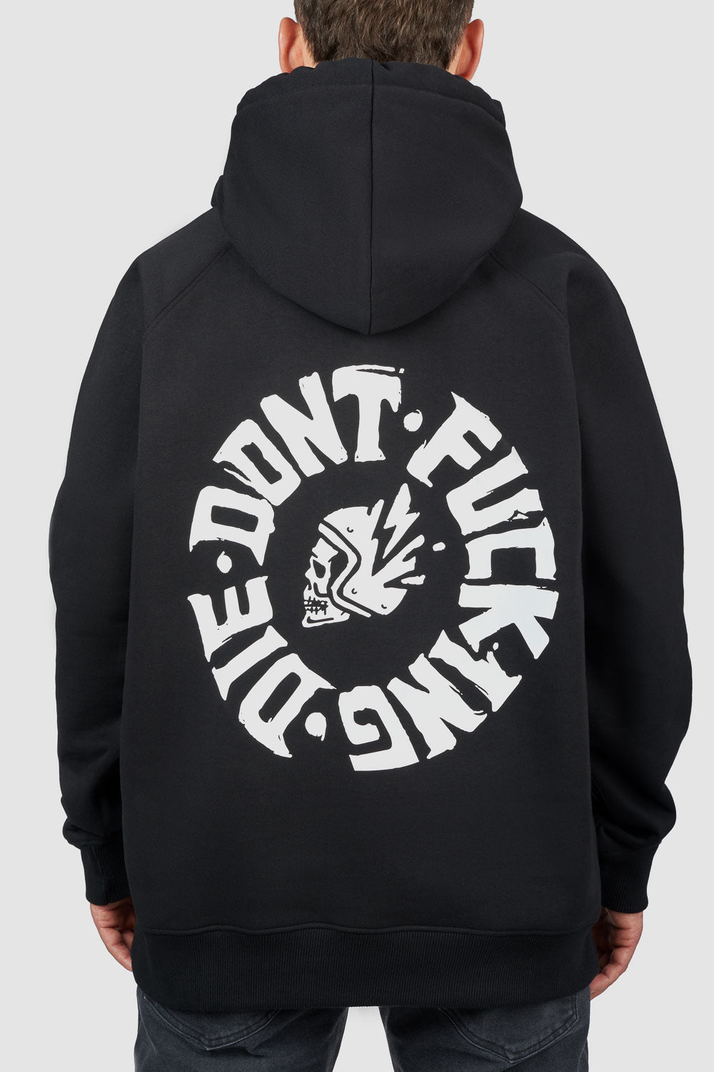 DŽEMPERIS SU GOBTUVU – PANDO MOTO MAX DON’T DIE, OVERSIZE, JUODAS, UNISEX