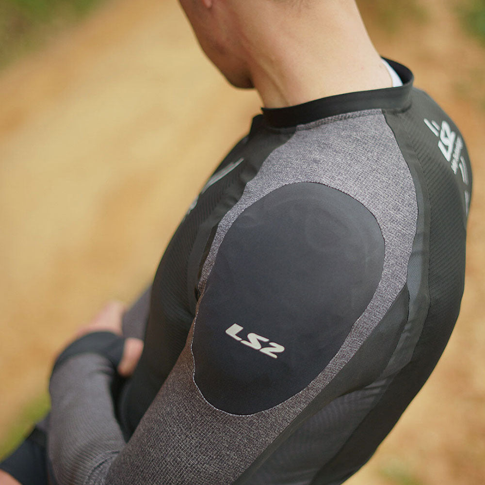 STRIUKĖ LS2 X-ARMOR VYRAMS – JUODA / SIDABRINĖ