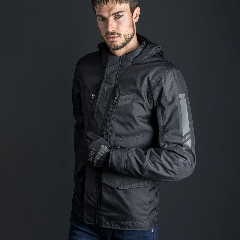 STRIUKĖ LS2 METROPOLIS EVO VYRAMS – JUODA