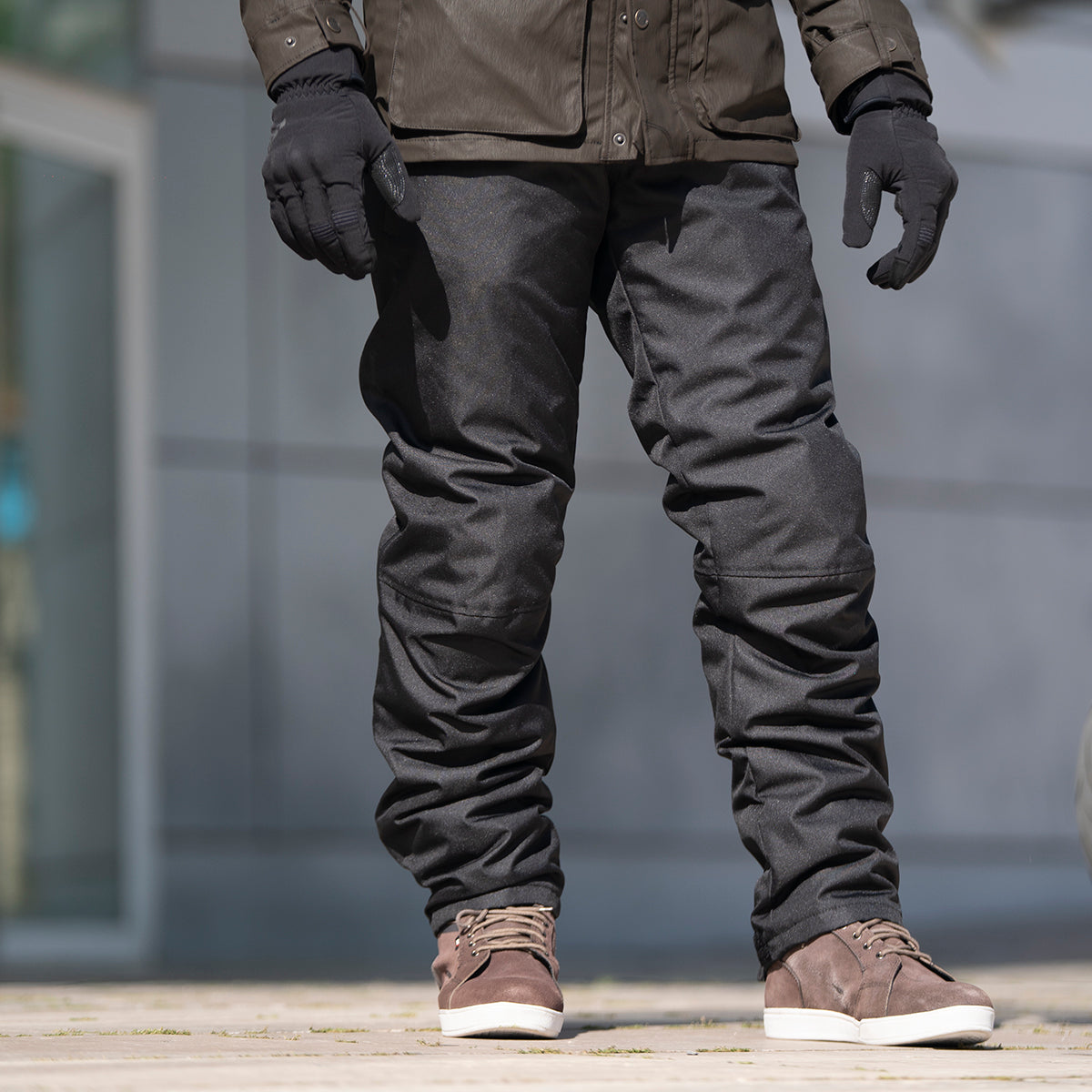 KELNĖS LS2 COMMUTER VYRAMS – JUODOS