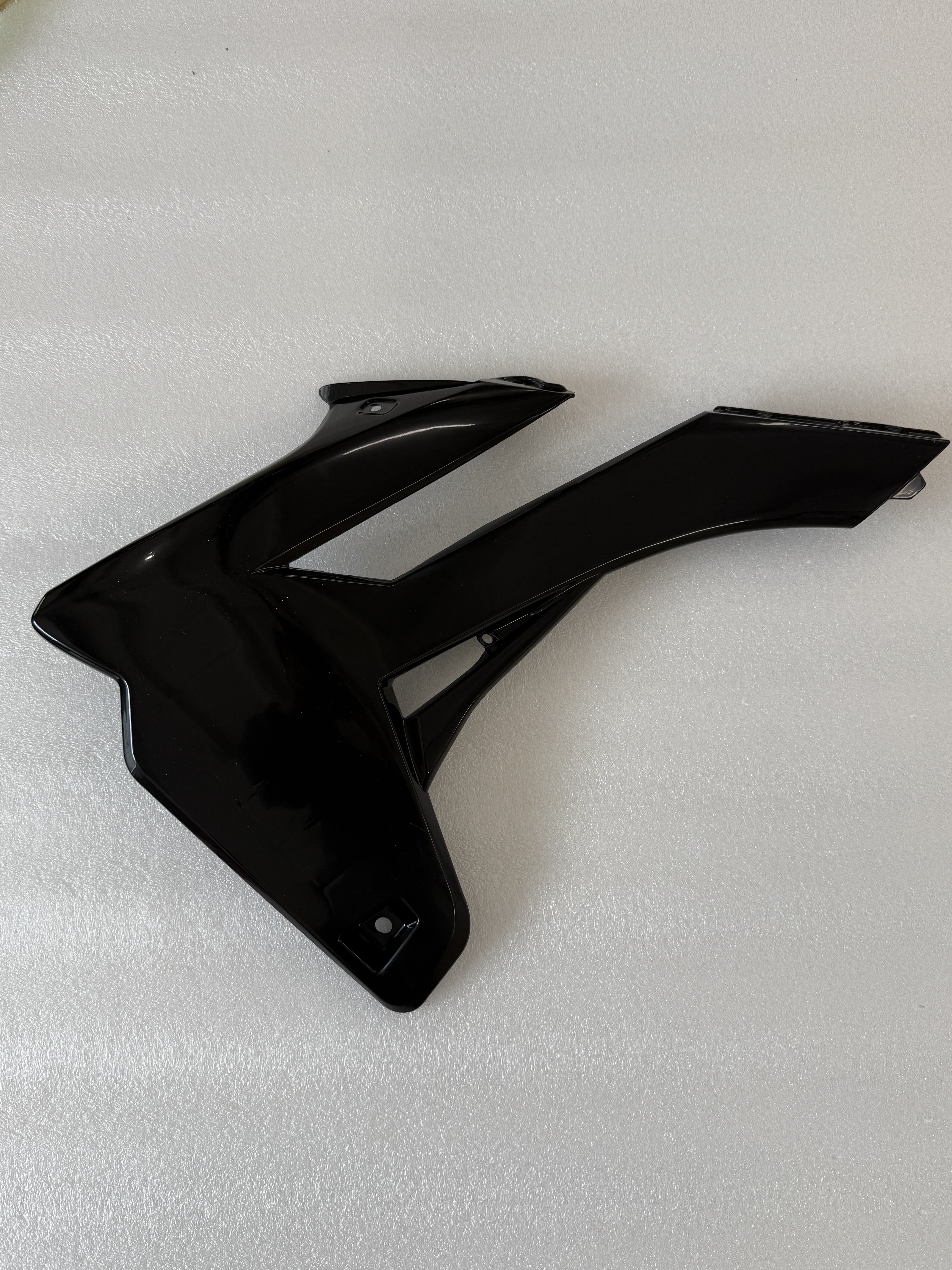 SHERCO se/sm 50 radiatoriaus plastikas KAIRYS JUODAS