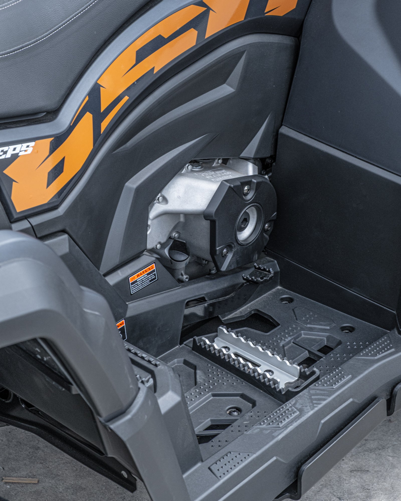 AODES TCROSSER 650L EPS V-Twin – Lava Juoda