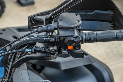 AODES TCROSSER 650L EPS V-Twin – Lava Juoda