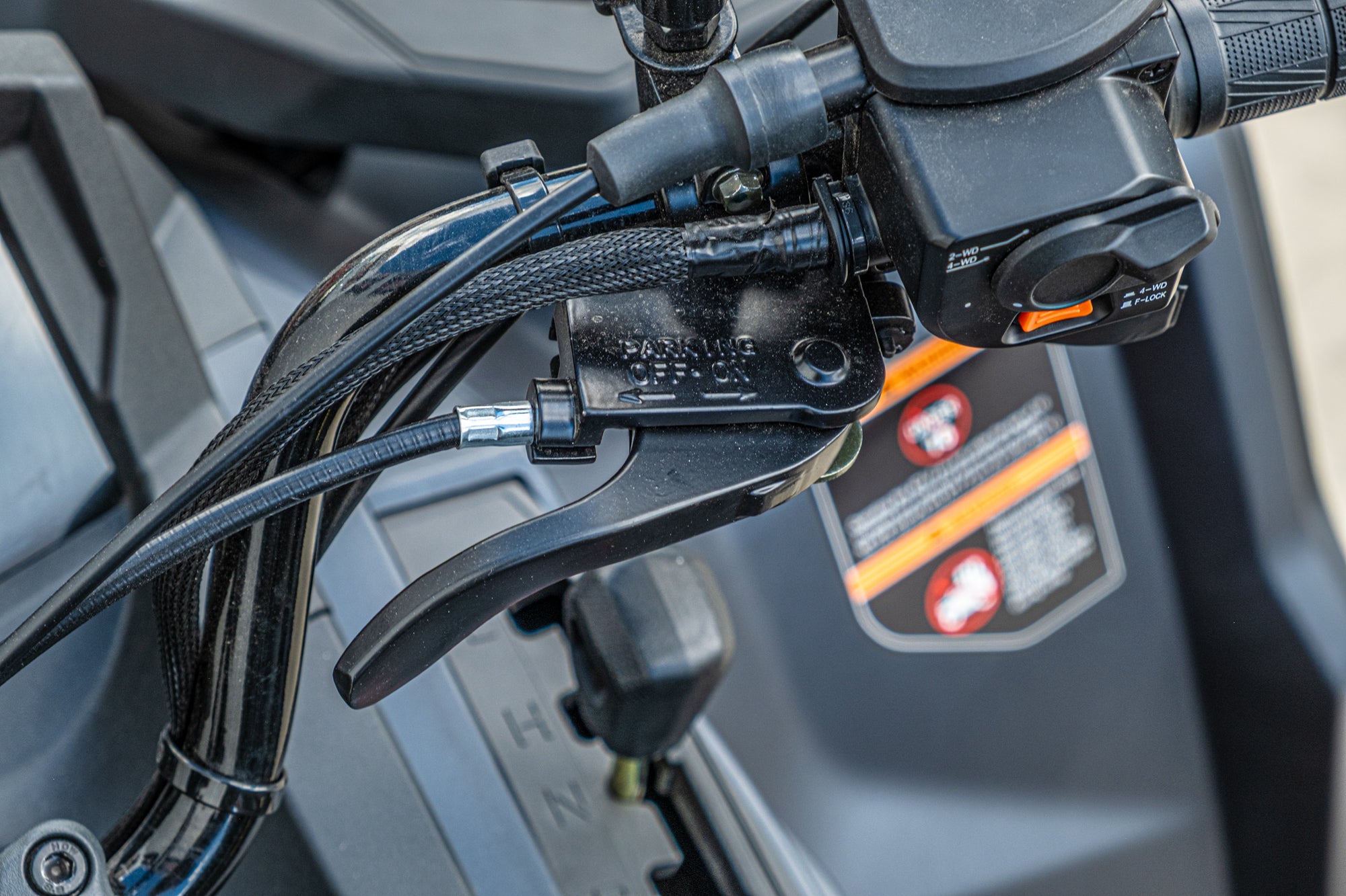 AODES TCROSSER 650L EPS V-Twin – Lava Juoda