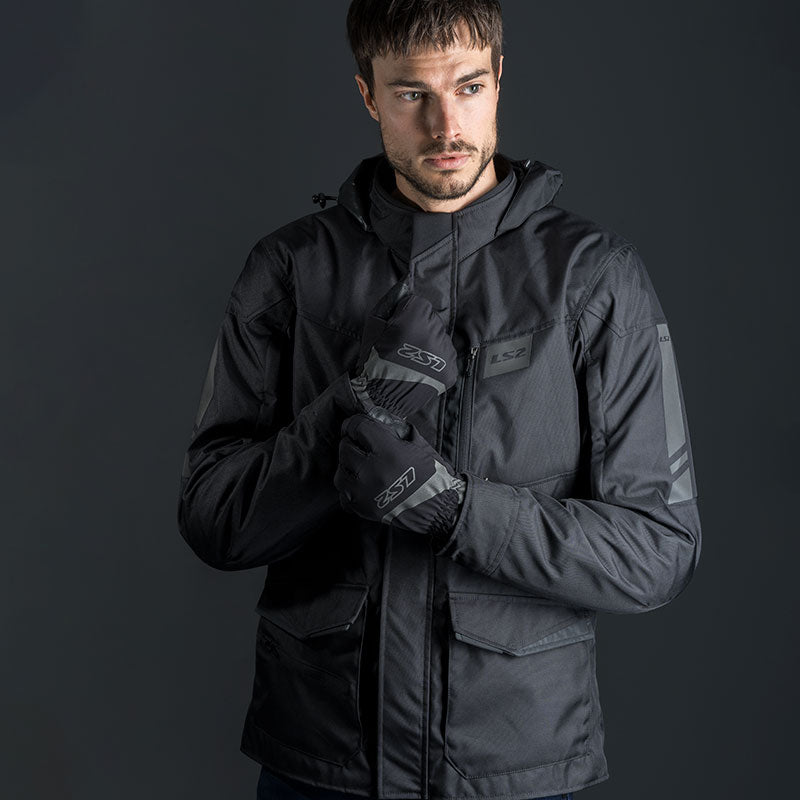 STRIUKĖ LS2 METROPOLIS EVO VYRAMS – JUODA