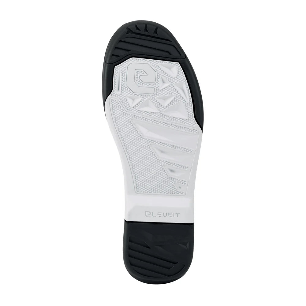 BATAI ELEVEIT X PRIVILEGE – JUODI