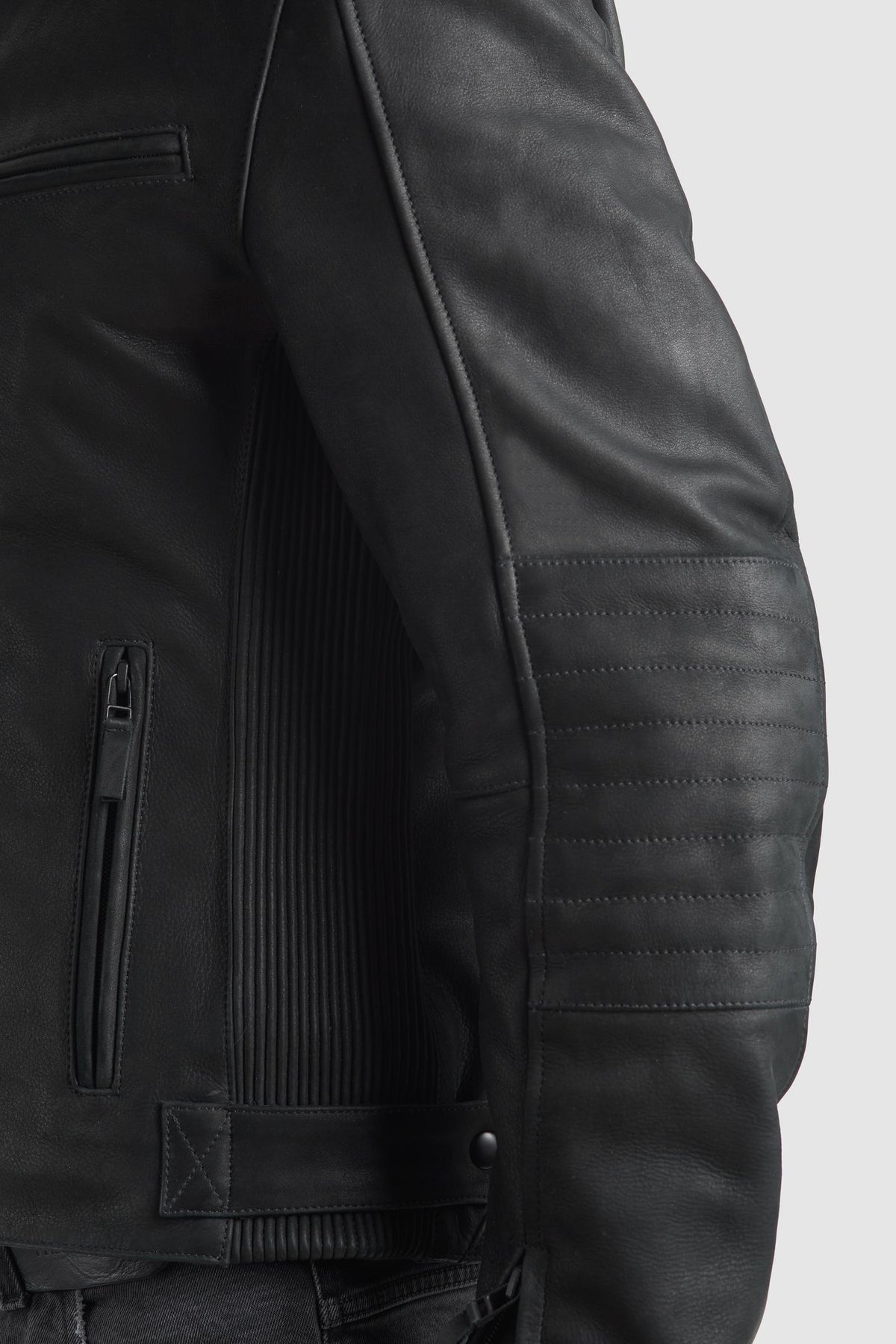 ODINĖ MOTO STRIUKĖ PANDO MOTO TATAMI JUODA